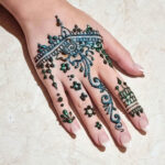 Henna Hand 13