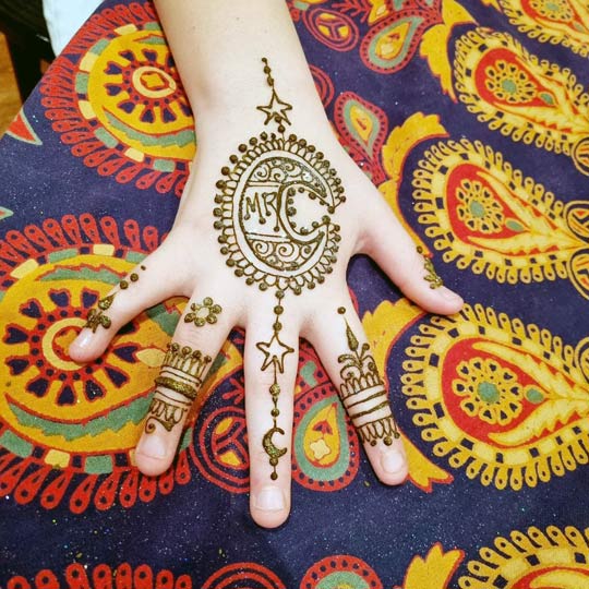 Henna-Hand-12