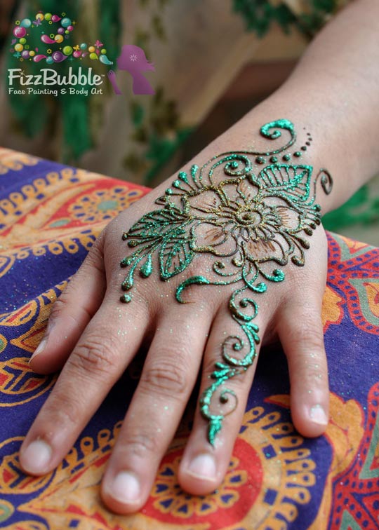 Henna-Hand-24