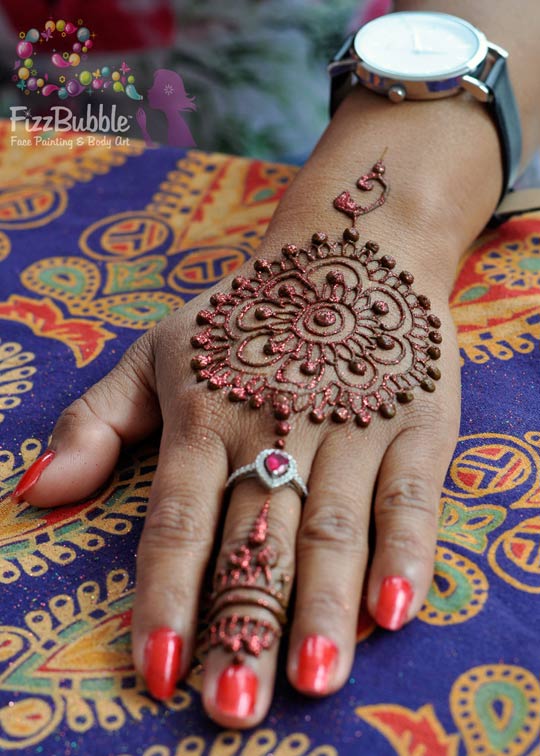 Henna-Hand-25