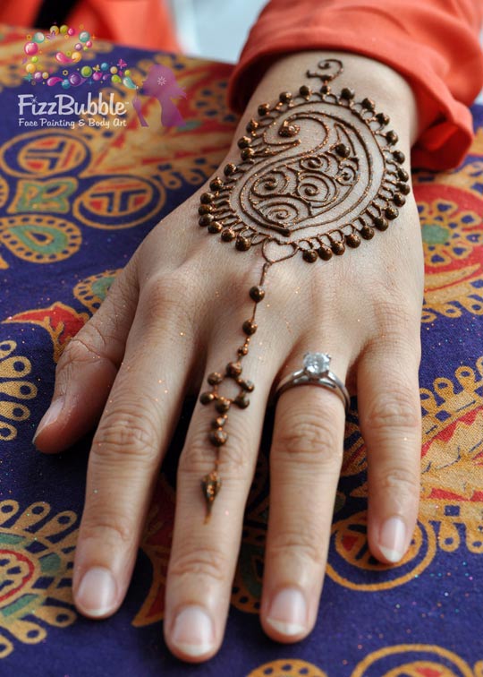 Henna-Hand-26