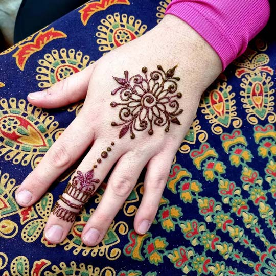 Henna-Hand18